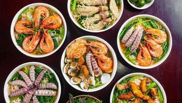 8 quán bún hải sản ngon nức tiếng Hà Nội, ăn một lần là nhớ mãi!