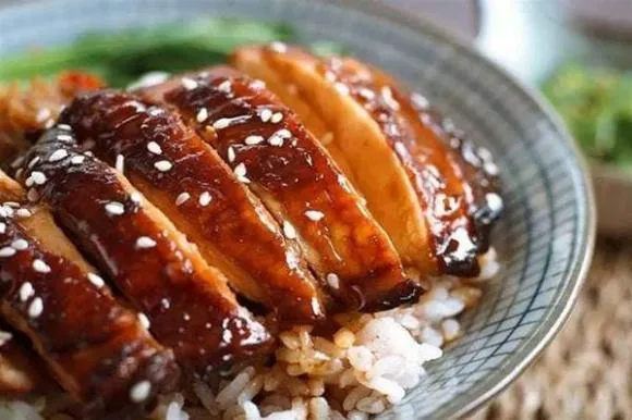 Bạn có thể nấu cơm đùi gà teriyaki tại nhà, ngay sau khi học được công thức làm sốt teriyaki dành cho người sành ăn này