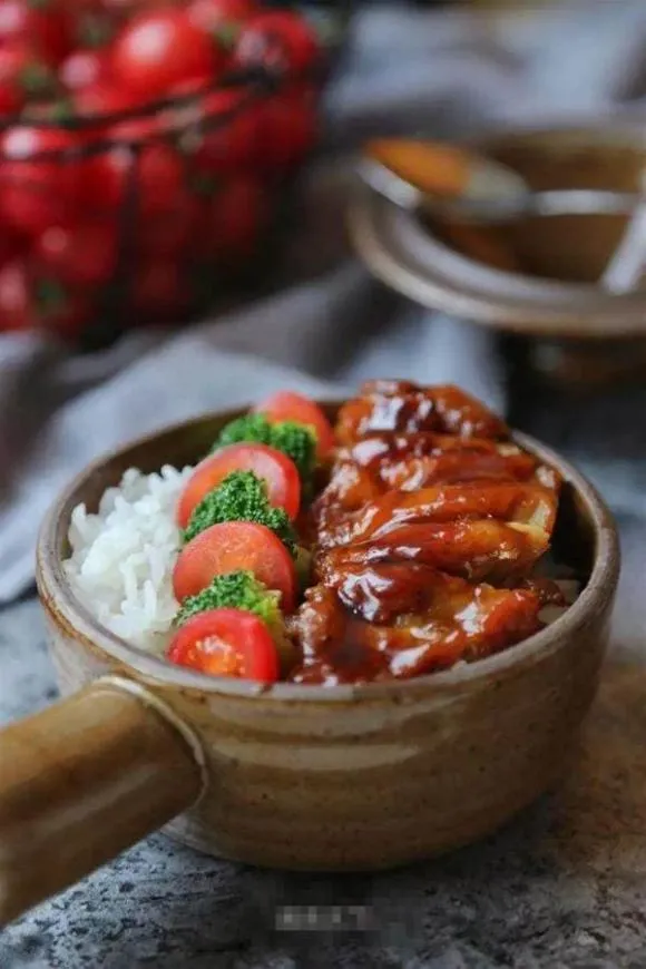 Bạn có thể nấu cơm đùi gà teriyaki tại nhà, ngay sau khi học được công thức làm sốt teriyaki dành cho người sành ăn này