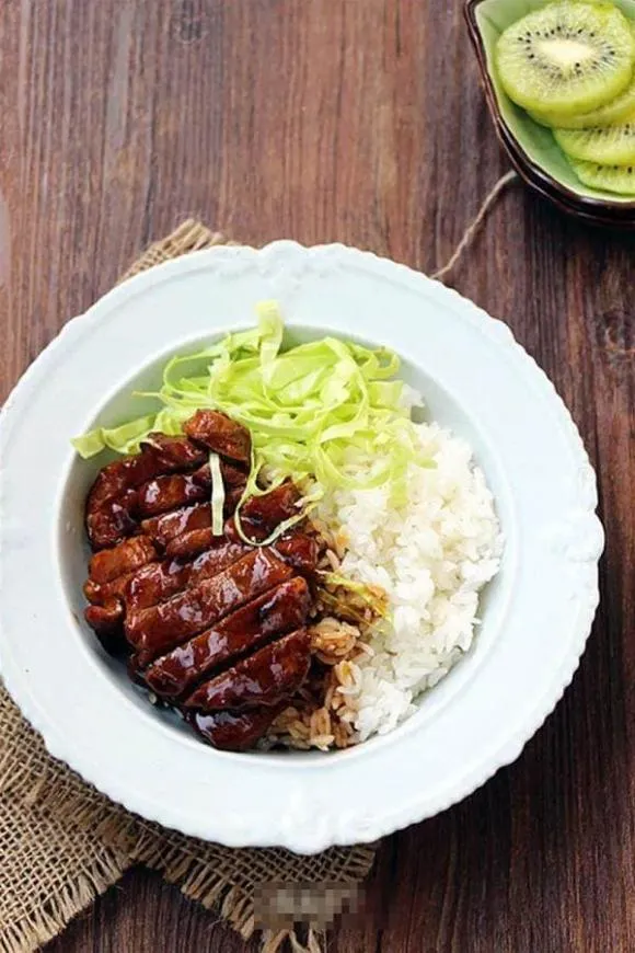 Bạn có thể nấu cơm đùi gà teriyaki tại nhà, ngay sau khi học được công thức làm sốt teriyaki dành cho người sành ăn này