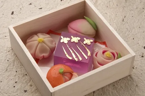 Bánh wagashi và thẩm mỹ cầu kỉ của ẩm thực Nhật Bản