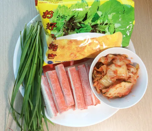 Bánh xèo kim chi, thanh cua lạ miệng