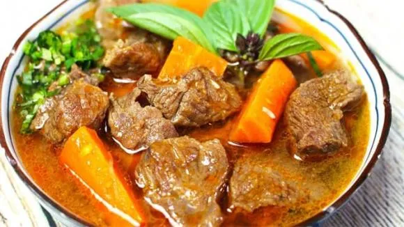 Bò kho cà rốt: Món ăn ngon, hấp dẫn trong mùa lạnh