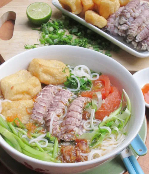 Bún bề bề nóng hổi cho bữa sáng