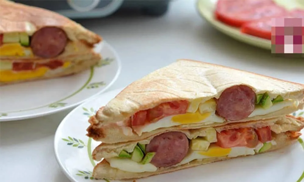 Buổi sáng bận rộn có thể tự làm ngay bánh mì sandwich thơm ngon chuẩn nhà hàng, lại tiết kiện khối thời gian