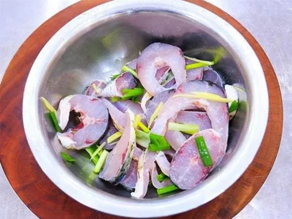 Cá nấu củ cải – món ngon lạ miệng và bổ dưỡng cho mùa đông