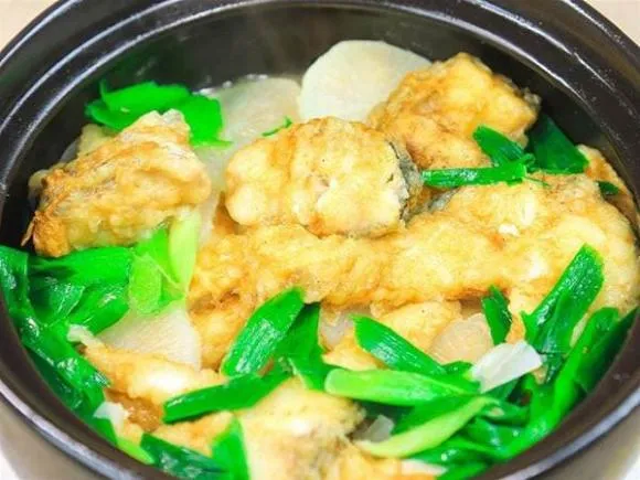 Cá nấu củ cải – món ngon lạ miệng và bổ dưỡng cho mùa đông