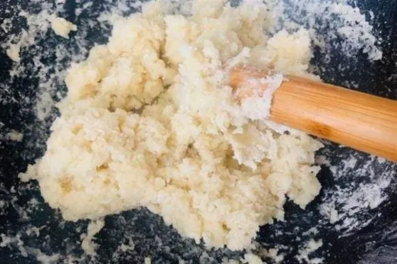 Cách làm bánh rán thông dụng tại nhà, không bị vỡ da, không chảy, đơn giản mà ngon