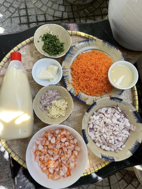 Cách làm cuốn chả giò hải sản sốt mayonnaise bên ngoài giòn rụm, bên trong béo ngậy, ngon ‘hết nước chấm’