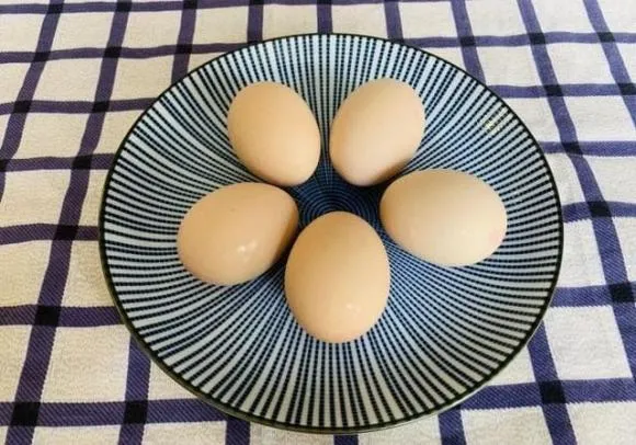 Cách nấu trứng như thế nào cho ngon? Chủ cửa hàng bán đồ ăn sáng: Nắm vững 3 điểm này, trứng chín mềm, bóc vỏ dễ và bổ dưỡng
