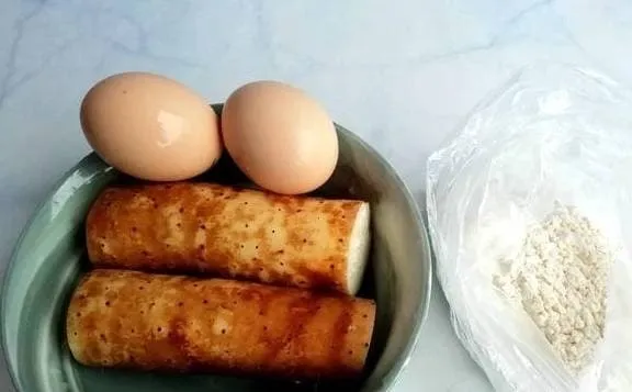 Cách tốt nhất để ăn củ mài là thêm 2 quả trứng vào, dùng đũa khuấy đều và làm bữa sáng sau 10 phút