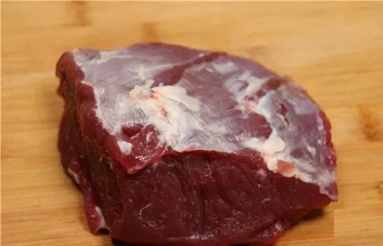 Chế biến thịt bò theo cách nào cũng không nên cho muối và rượu vào ướp, đây là mẹo làm thịt bò mềm, không bị nhũn
