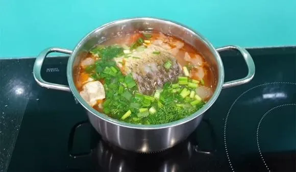 Chỉ mẹo nấu canh cá không bị tanh, khi thêm nước nhất định phải nhớ một điều