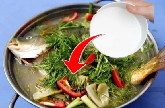 Chỉ mẹo nấu canh cá không bị tanh, khi thêm nước nhất định phải nhớ một điều