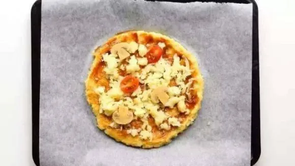 Công thức làm Pizza từ súp lơ đơn giản và ngon nhất, không cần dùng tới bột làm đế bánh