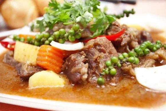 Đãi khách ngày Tết với món bò kho tiêu, làm bao nhiêu ăn cũng hết