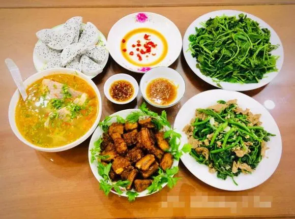 Gợi ý 30 mâm cơm nhà cho cả tháng ăn ngon, toàn món dễ nấu và ít trùng lặp