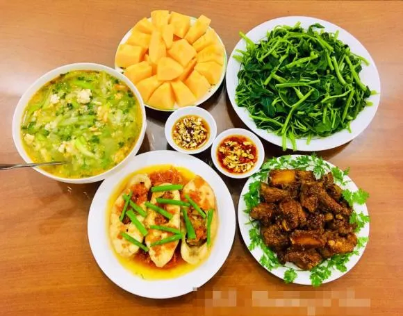 Gợi ý 30 mâm cơm nhà cho cả tháng ăn ngon, toàn món dễ nấu và ít trùng lặp