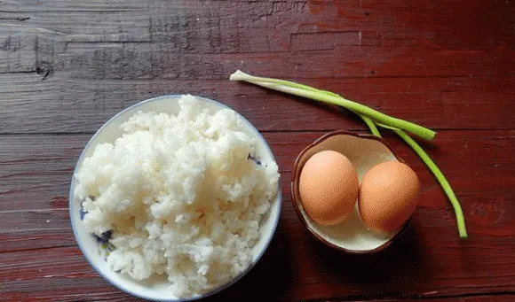 Hướng dẫn cách làm món cơm rang trứng ăn hoài vẫn không ngán