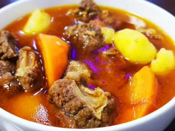 Khi hầm thịt bò, không được cho ‘hai vị’ này vào cùng, nếu không cả thịt lẫn súp đều bị hỏng