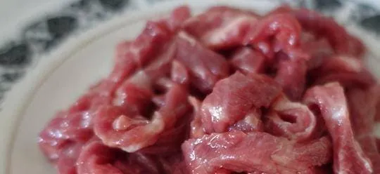 Khi xào thịt bò, không dùng rượu nấu ăn, thay bằng nguyên liệu này, thịt bò thơm và mềm hơn