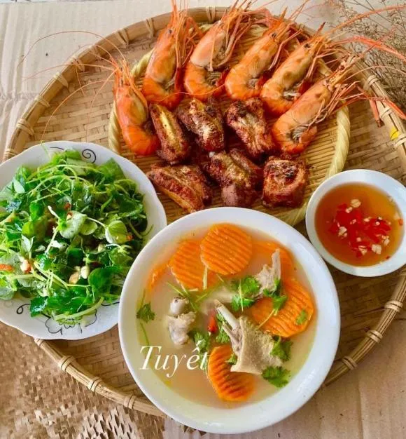 Mâm cơm chưa đến 100 nghìn vẫn đủ đầy dinh dưỡng, gia đình kinh tế eo hẹp lại càng phù hợp