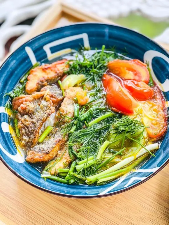 ‘Mẹ đảm’ bật mí mẹo nấu canh chua cá thơm ngon lại không bị tanh