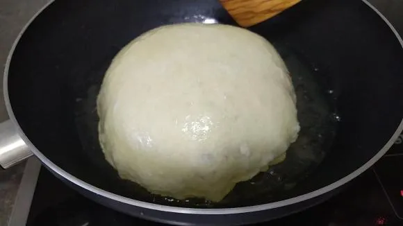 Mẹo làm một loại bánh mì trong vòng 15 phút mà không cần men nở hay nhồi bột