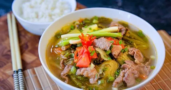 Nấu canh dưa bò hương vị thơm ngon chỉ với 50 nghìn đồng, rất hợp ăn khi trời lạnh