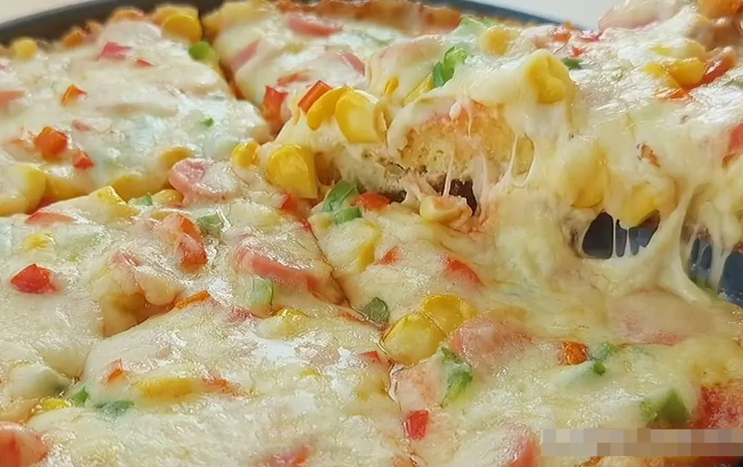 Nếu muốn ăn pizza, bạn không cần phải ra ngoài mua mà có thể tự làm tại nhà 10 phút, không cần phải lò nướng