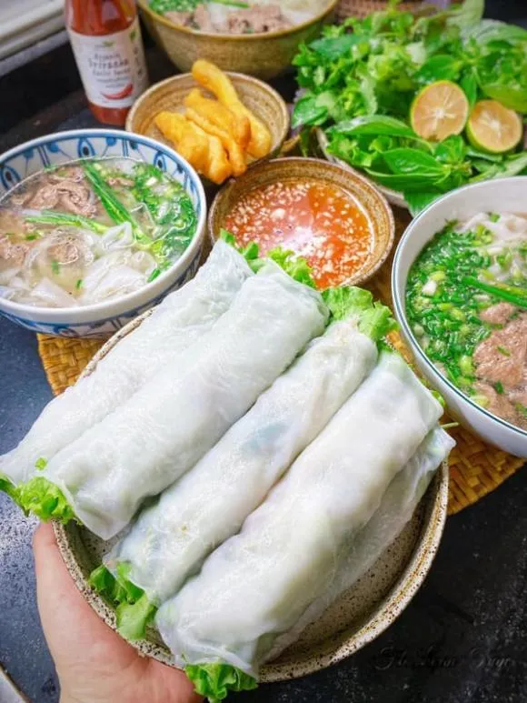 Phở cuốn làm tại nhà vừa ngon lại mềm, trong cách pha bột cần lưu ý gì đây là bí quyết