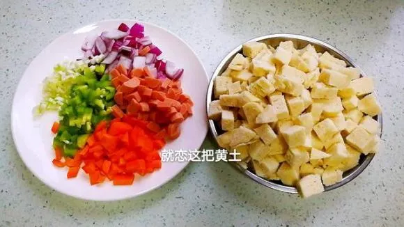 Quên bánh mì kẹp đi, thử bánh mì xào – ăn cực lạ, cực ngon