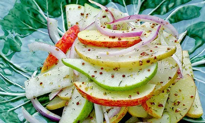 Salad lê táo lạ miệng đổi vị