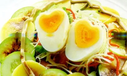 Salad thanh mát khai vị ngày mới