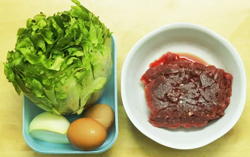 Salad trộn thịt bò xào ngon thế này ai cũng thèm