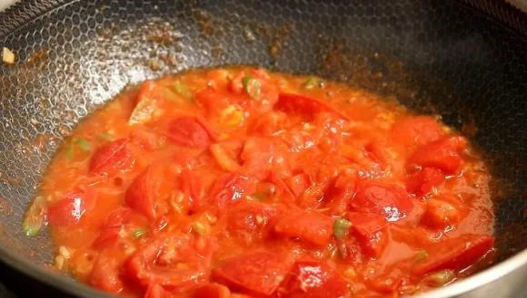 Tại sao món trứng sốt cà chua của nhà hàng lại ngon đến thế? Hóa ra thủ thuật đơn giản đến vậy