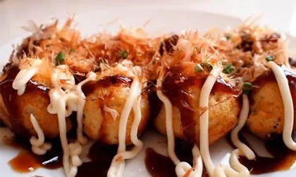 Takoyaki – chiếc bánh bạch tuộc đáng yêu từ Nhật Bản