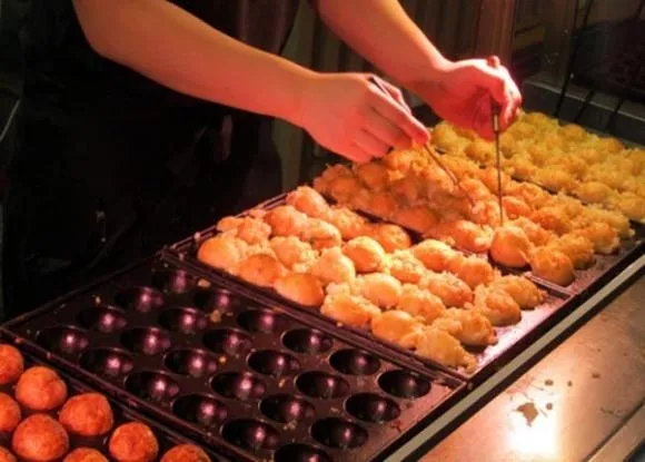 Takoyaki – chiếc bánh bạch tuộc đáng yêu từ Nhật Bản