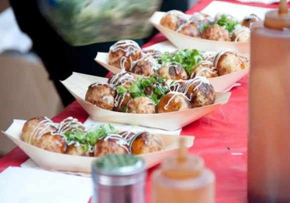 Takoyaki – chiếc bánh bạch tuộc đáng yêu từ Nhật Bản