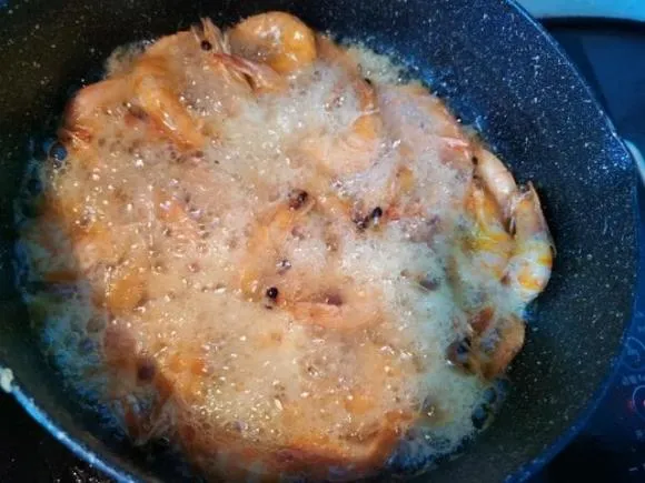 Tôm xào củ sen, khoai tây – món ăn thơm ngon, giòn rụm không thể thiếu trong bữa cơm tối