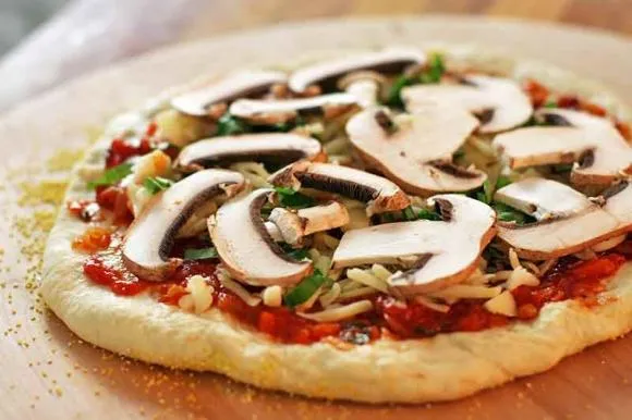 Trổ tài làm pizza thơm ngon bằng nồi cơm điện