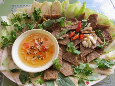 Về biển Sa Huỳnh ăn chả cá